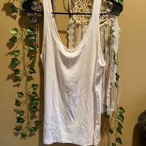 2 L Time & Tru tank tops